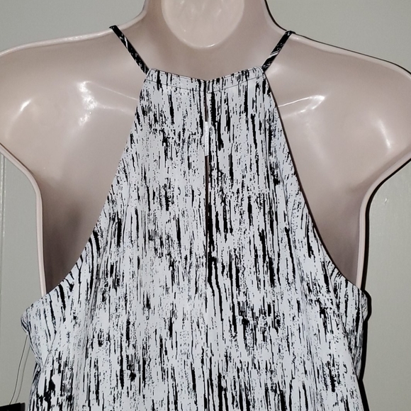 Express Barcelona Cami Reversible Black/White Top - Picture 8 of 15